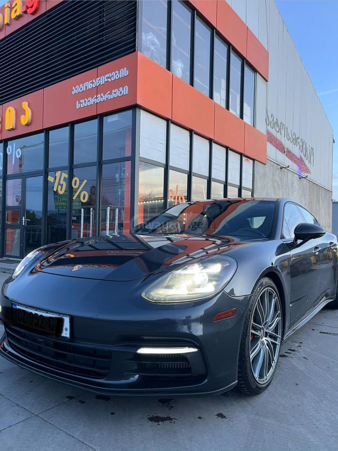 Porsche Panamera
