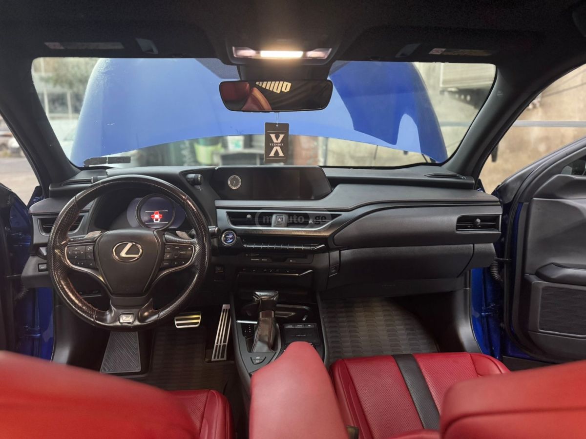 Lexus UX 2019 — photo 2