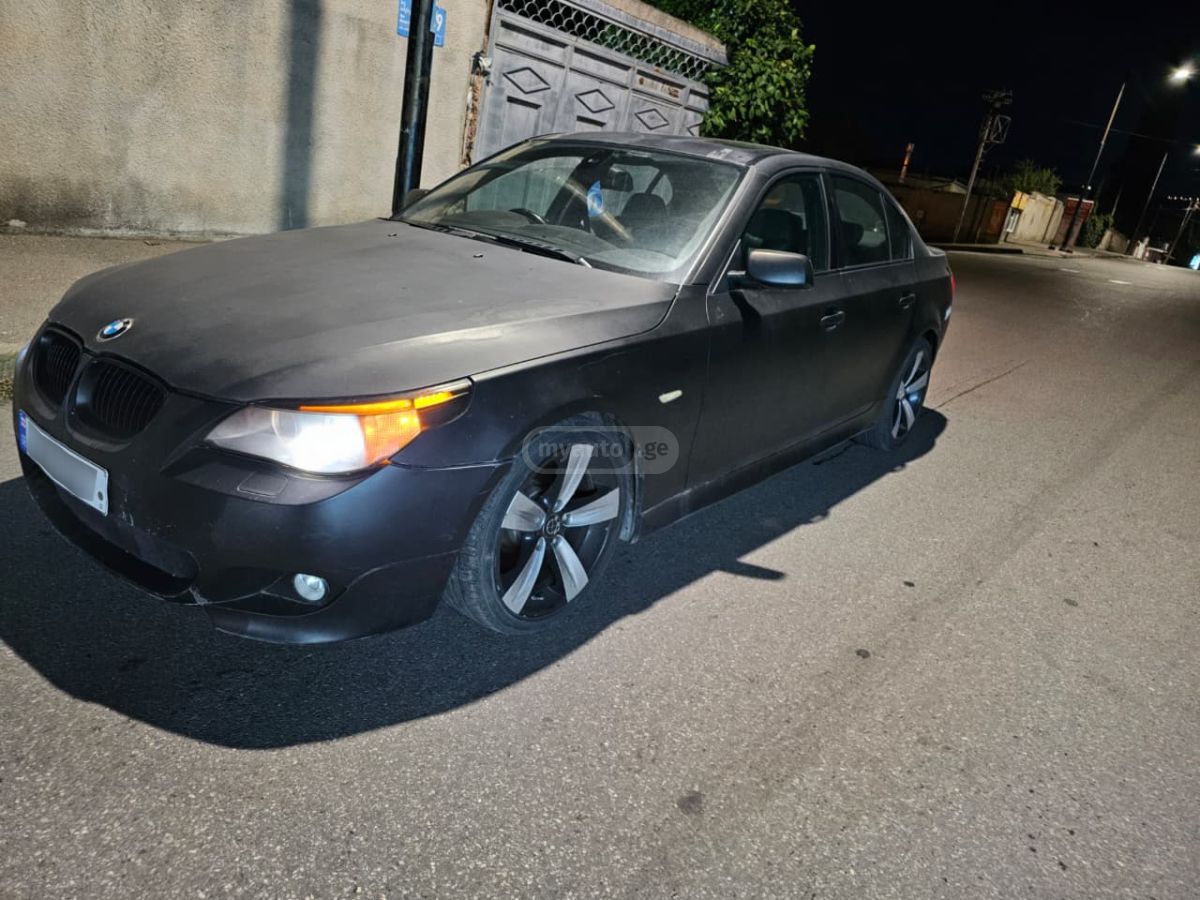 BMW 530