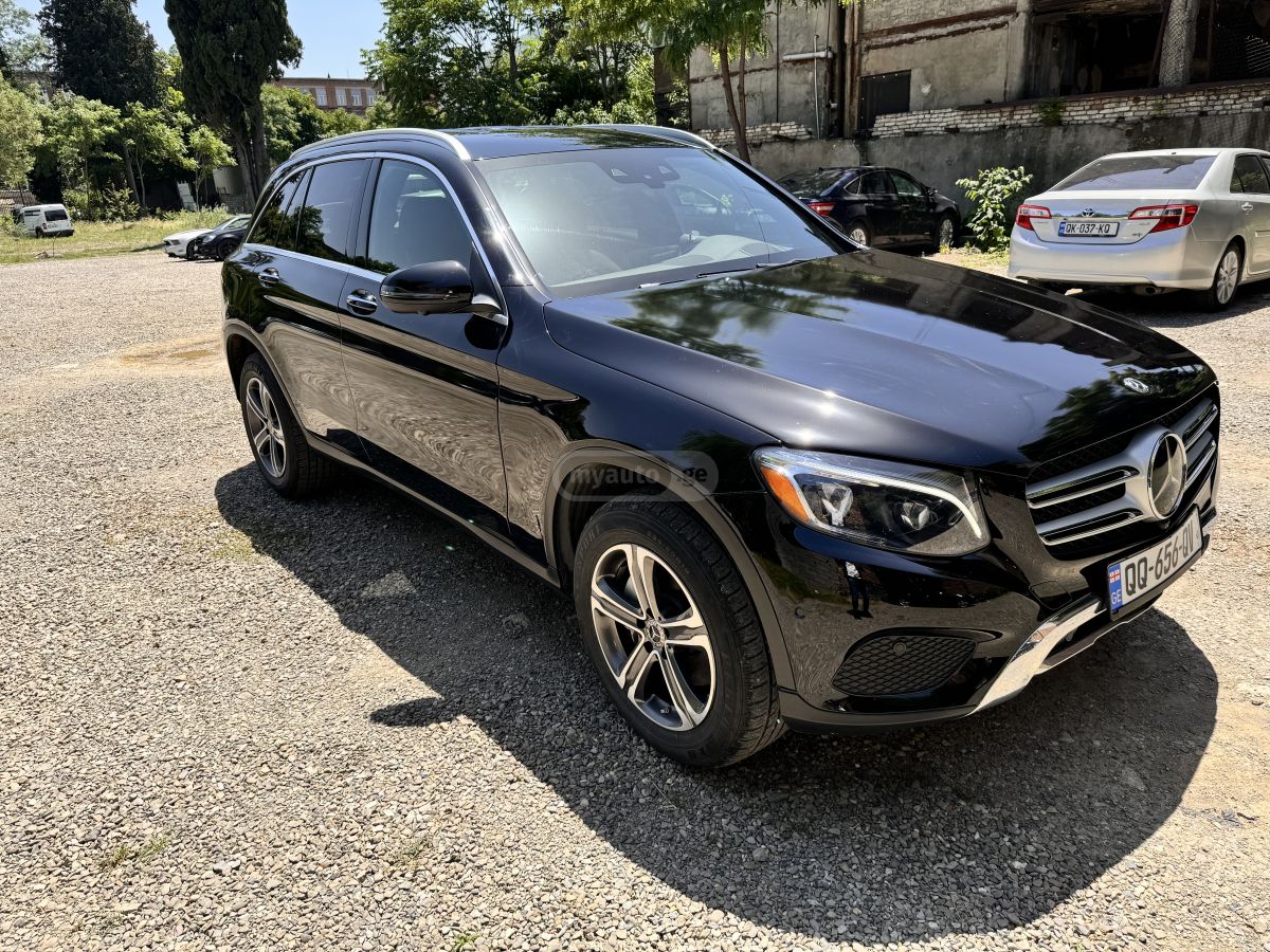 Mercedes-Benz GLC 300 2017 — photo 2