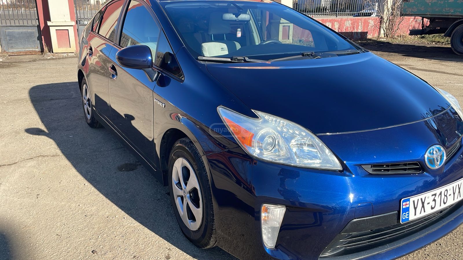 Toyota Prius 2014 — photo 2