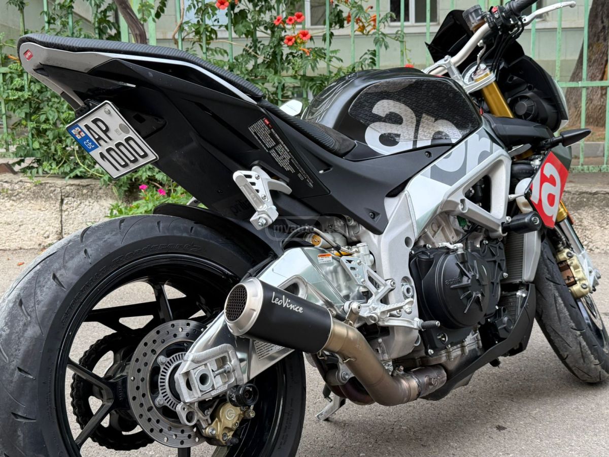 Aprilia Tuono V4 2013 — photo 2