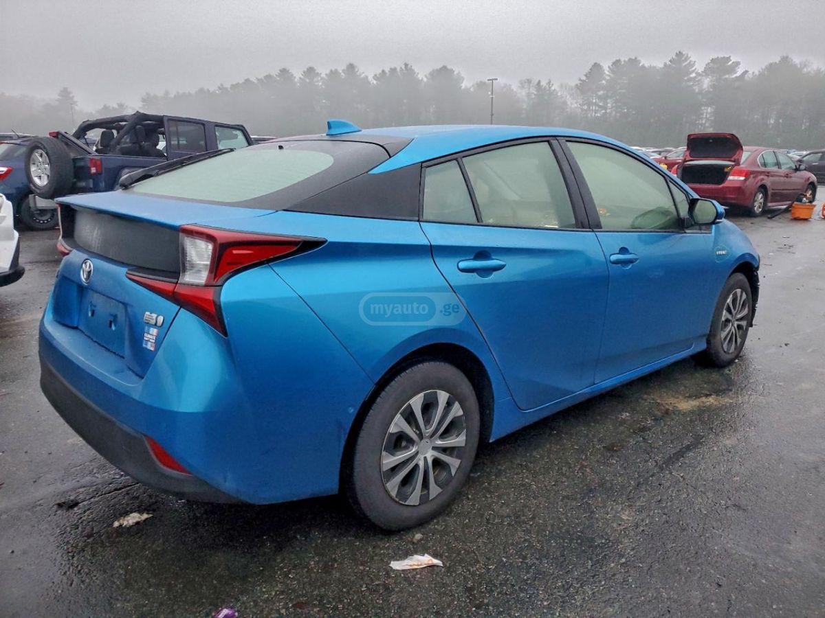 Toyota Prius 2020 — photo 2
