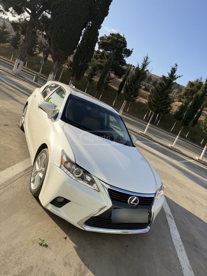 Lexus CT 200 h