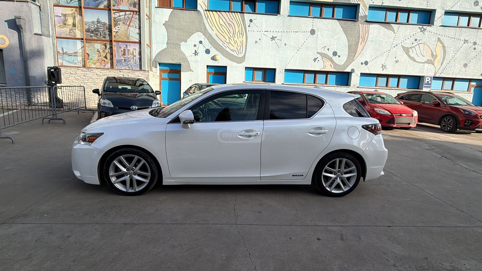 Lexus CT 200 h 2016 — photo 2
