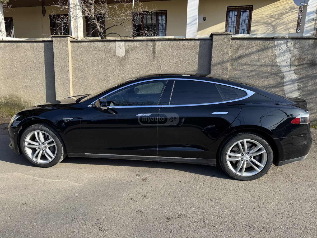 Tesla Model S 2013 — photo 2