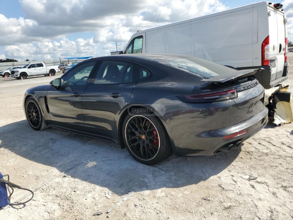 Porsche Panamera 2020 — photo 2