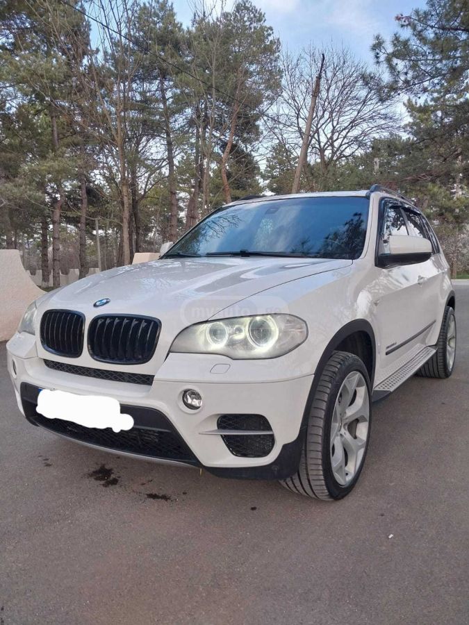 BMW X5 2012 — photo 2