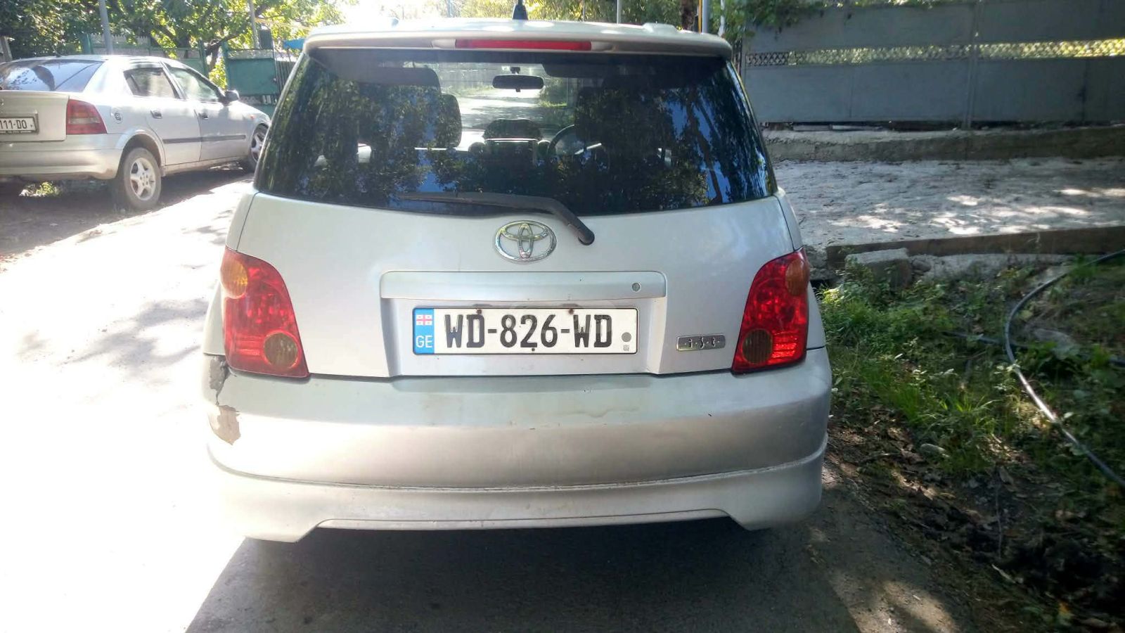 Toyota Ist 2002 — photo 2