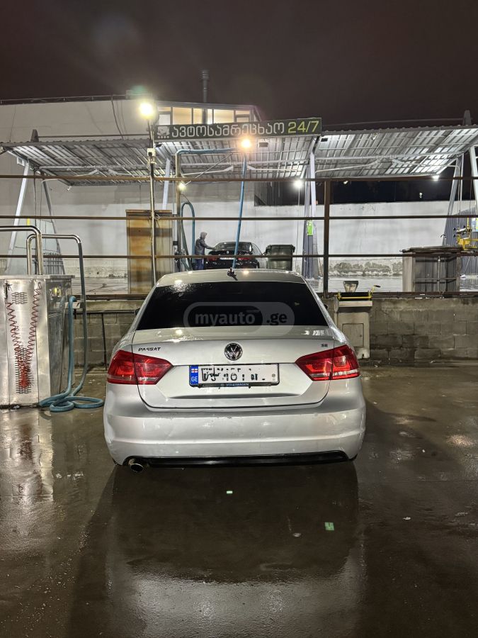 Volkswagen Passat 2012 — photo 2