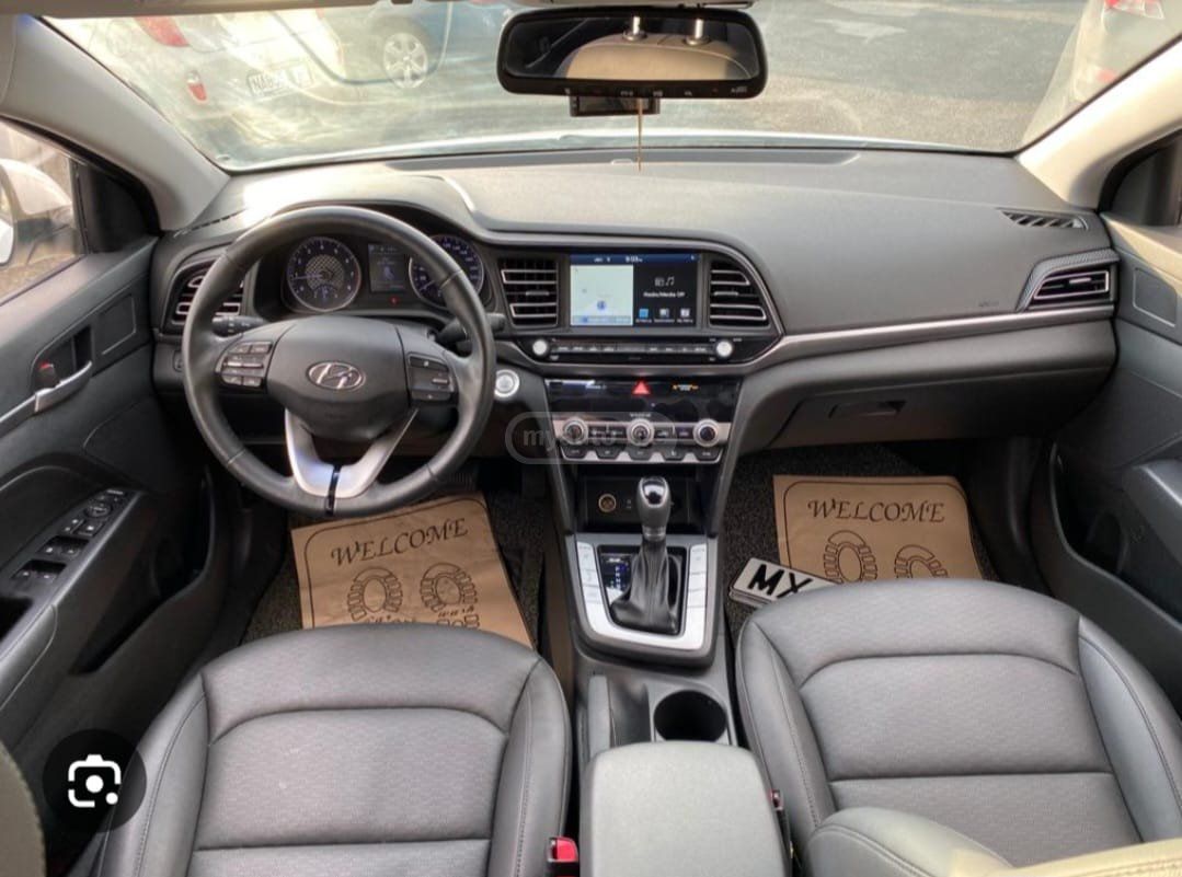 Hyundai Elantra 2020 — photo 2