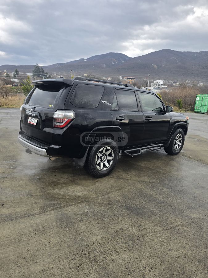 Toyota 4Runner 2019 — photo 2