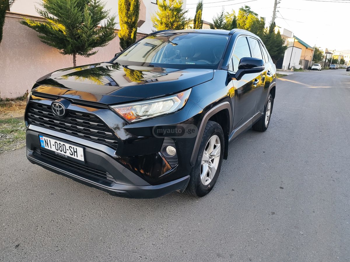 Toyota RAV4 2020 — photo 2