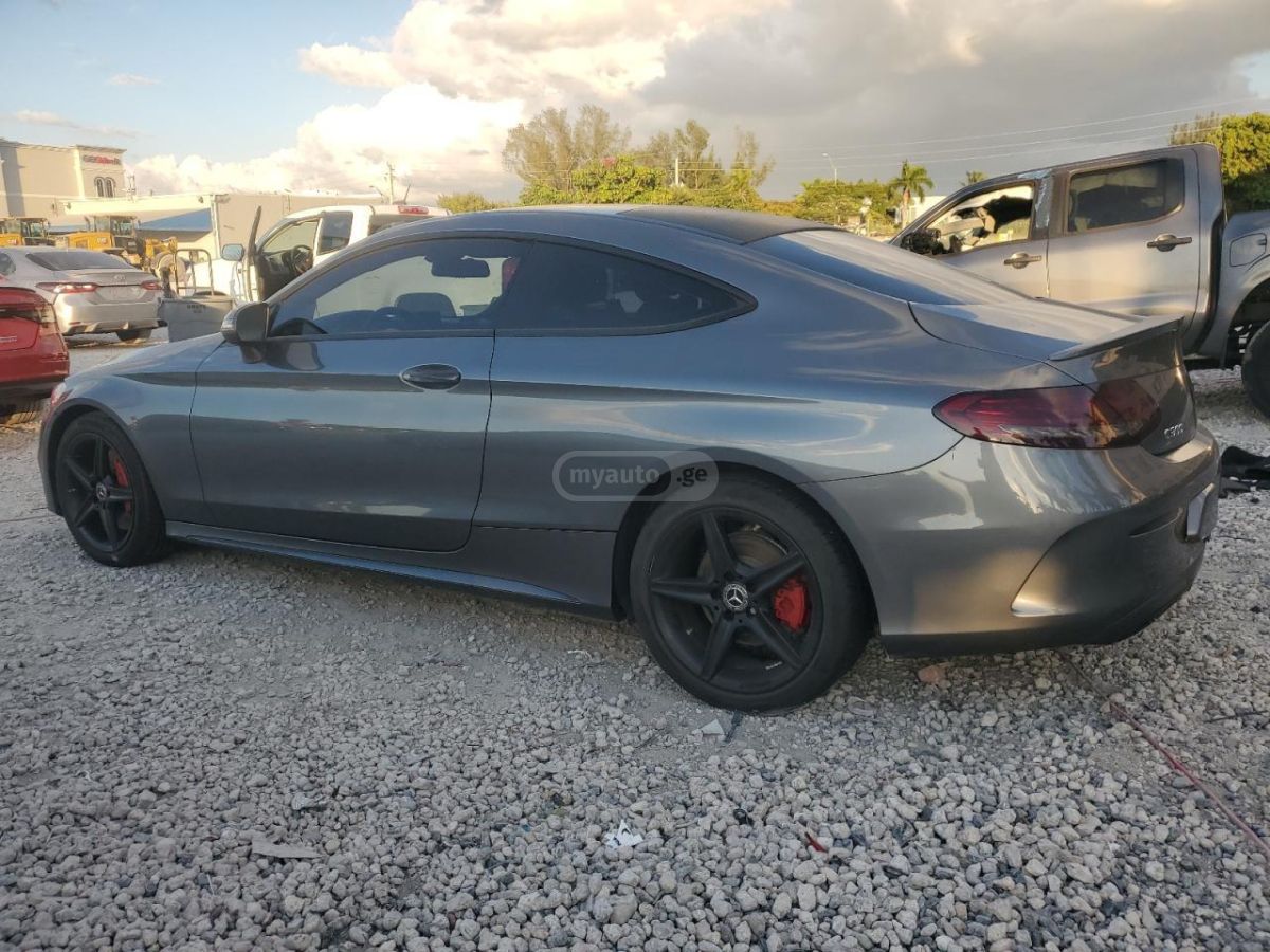 Mercedes-Benz C 300 2018 — photo 2