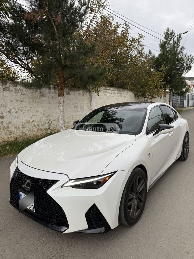 Lexus IS 300 2021 — photo 2
