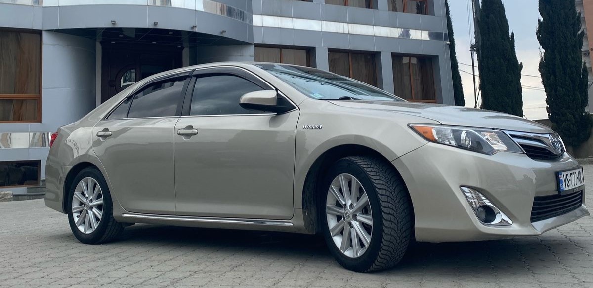 Toyota Camry 2013 — photo 2