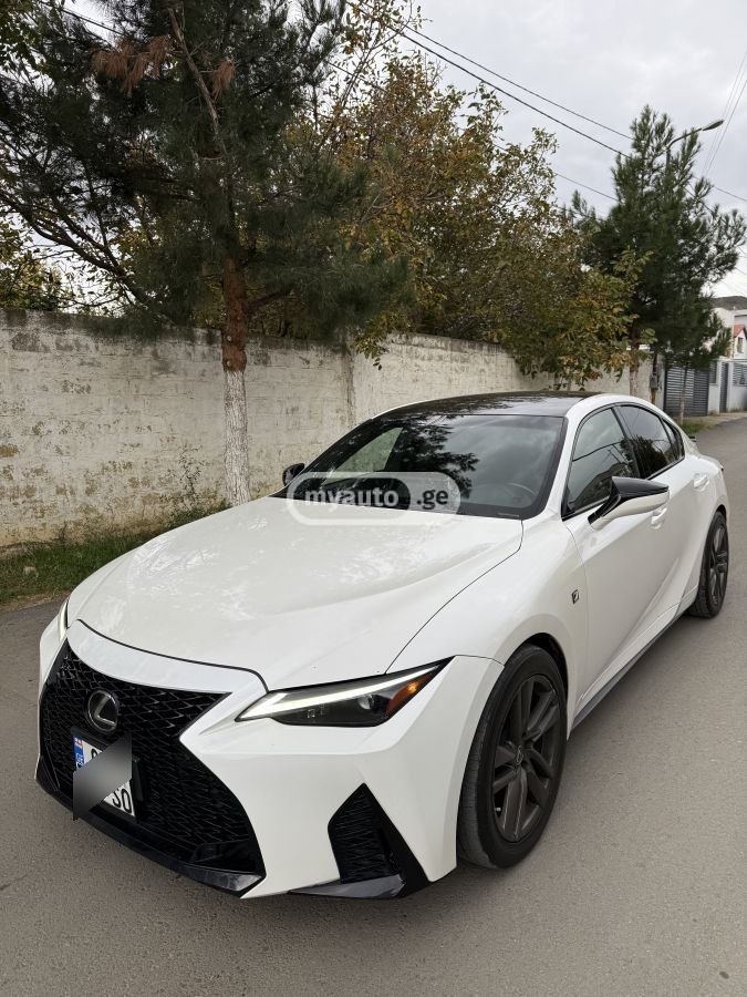 Lexus IS 300 2021 — photo 2