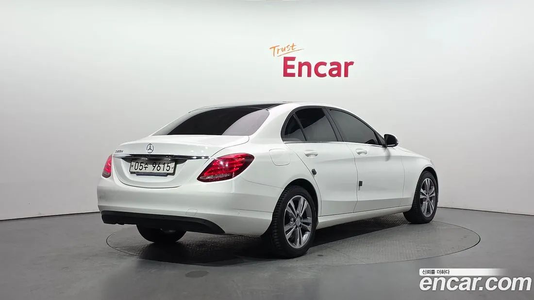 Mercedes-Benz C 63 AMG 2018 — photo 2
