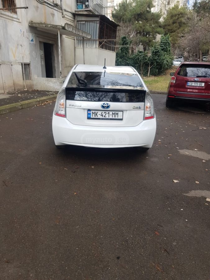 Toyota Prius 2013 — photo 2
