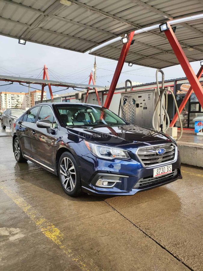 Subaru Legacy 2018 — photo 2
