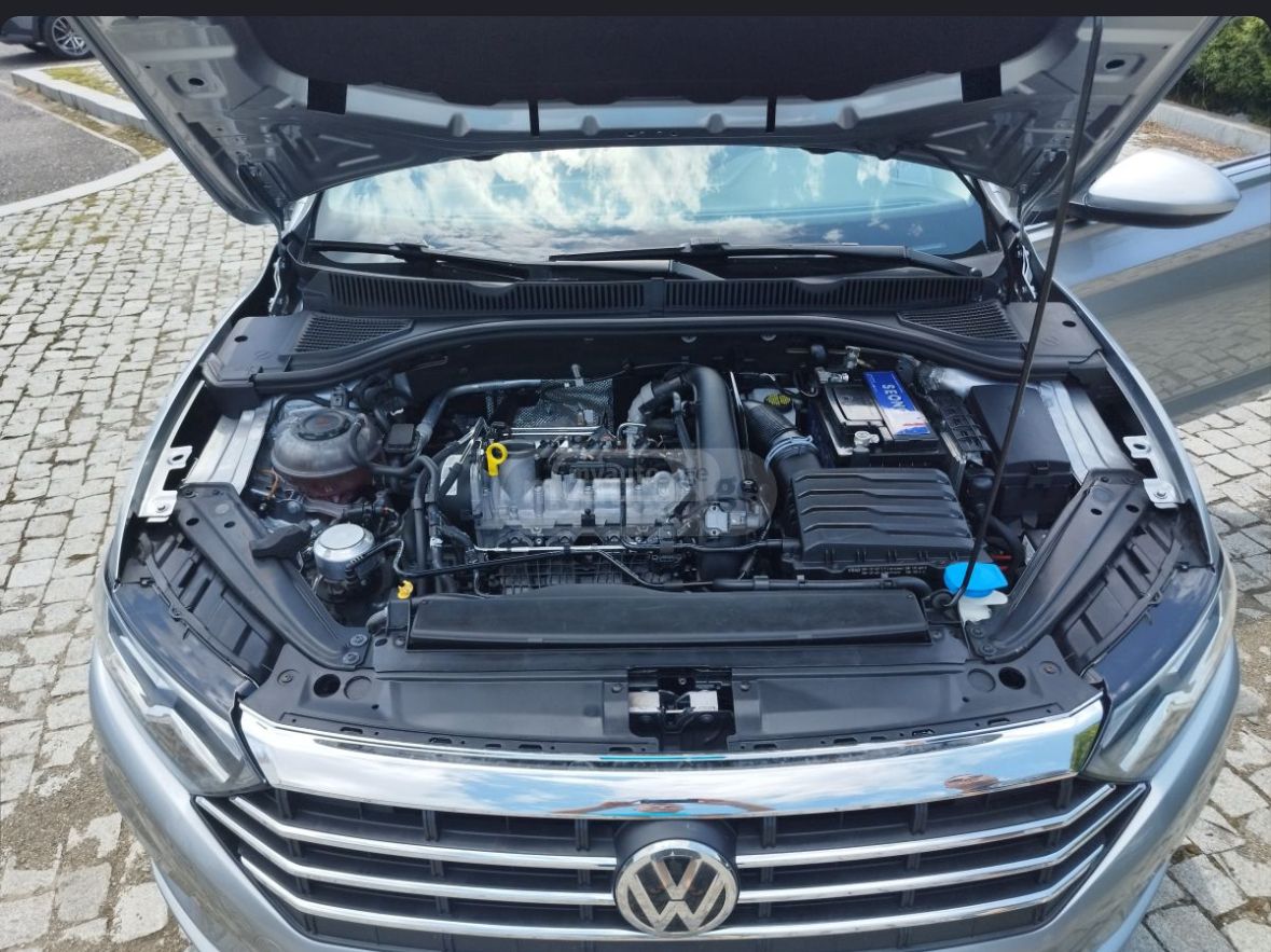 Volkswagen Jetta 2019 — photo 2