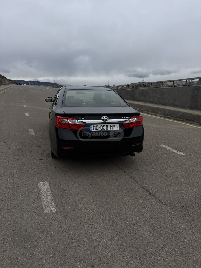 Toyota Camry 2013 — photo 2