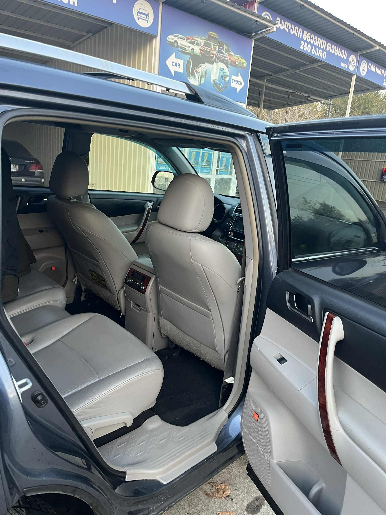Toyota Highlander 2013 — photo 2