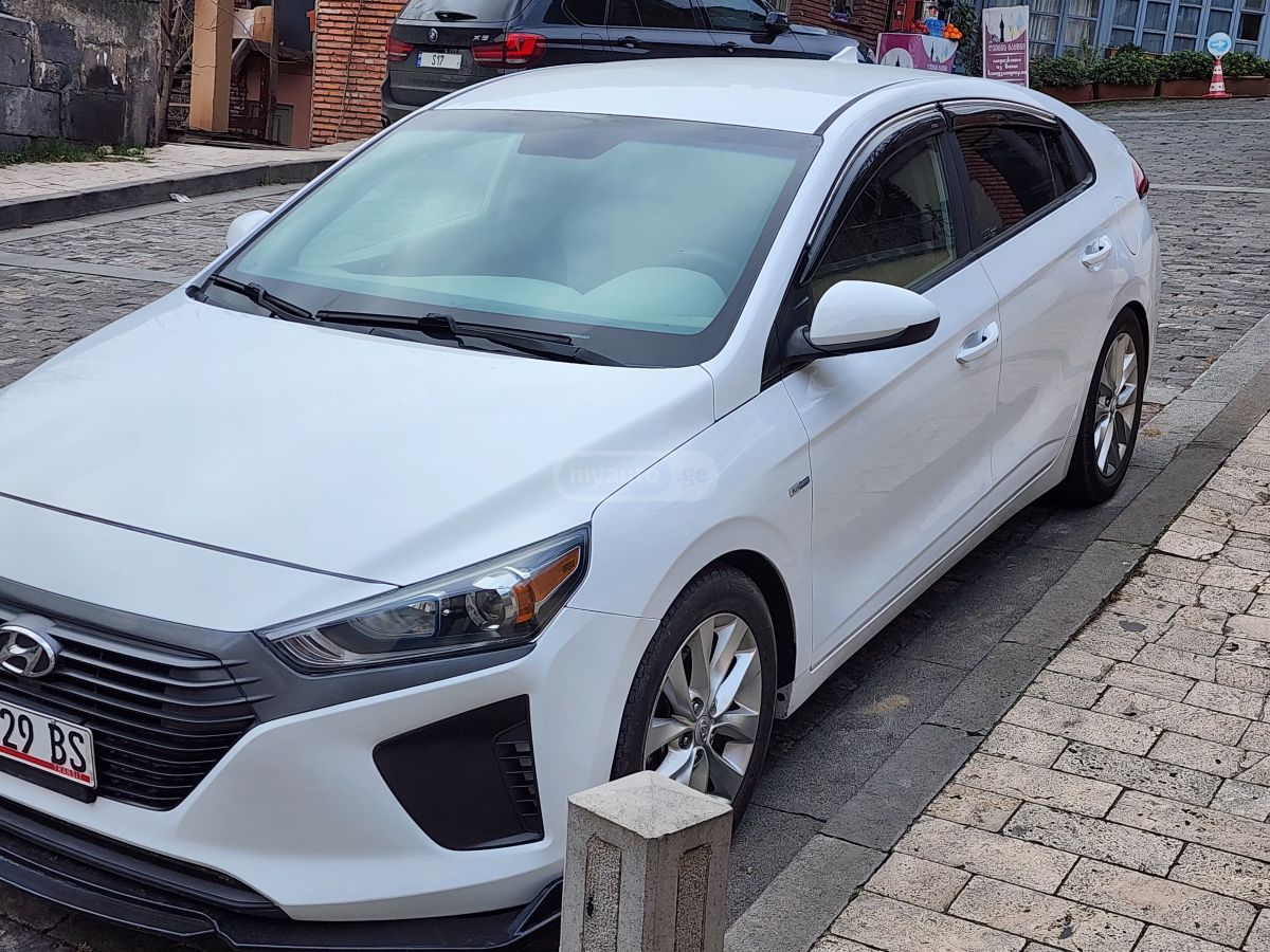 Hyundai Ioniq 2018 — photo 2