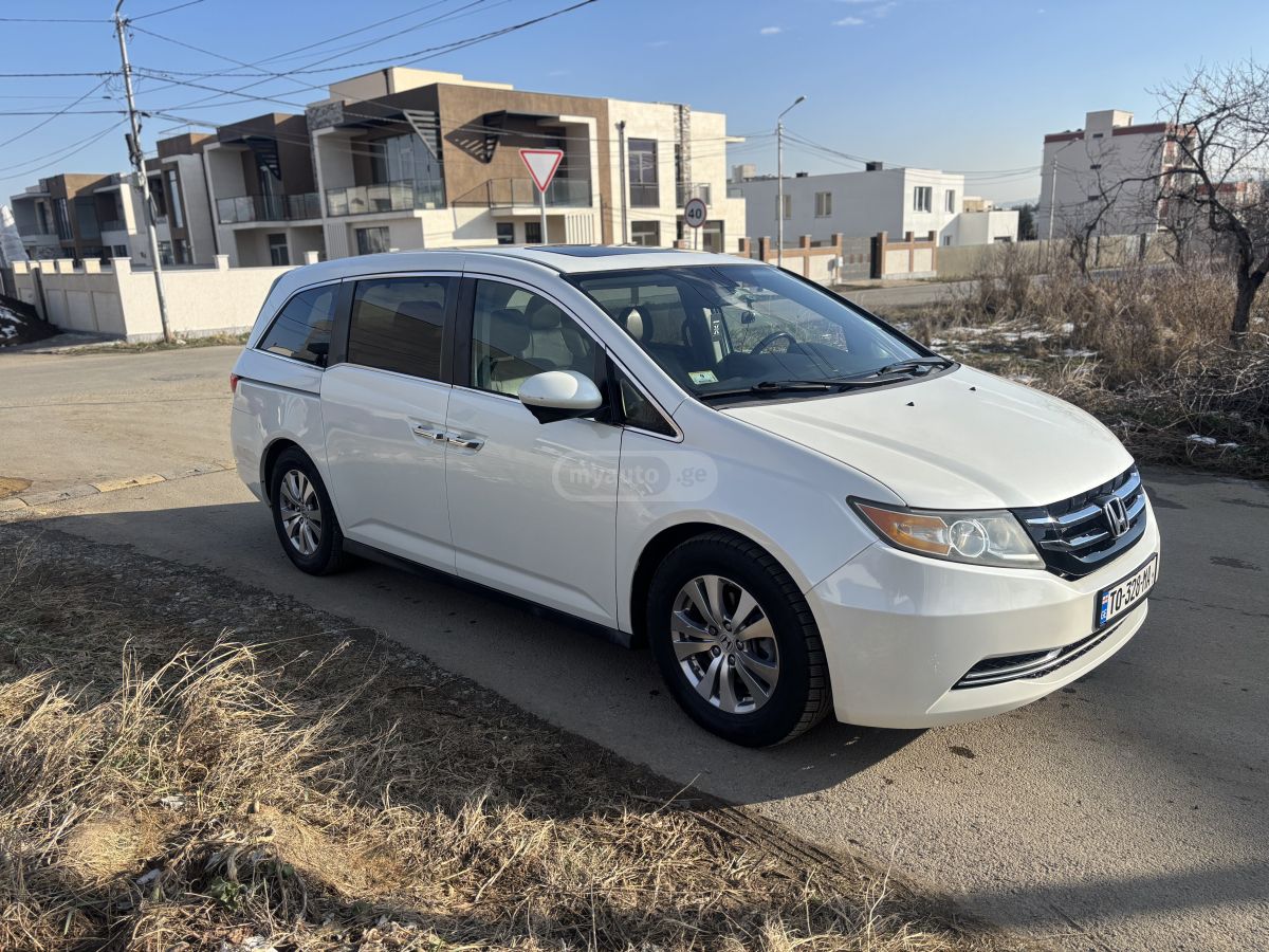 Honda Odyssey 2014 — photo 2
