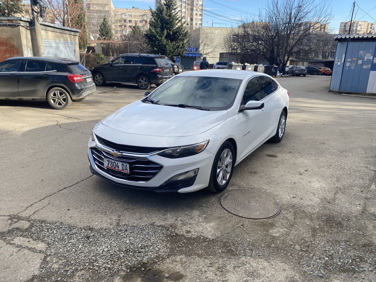 Chevrolet Malibu 2022 — photo 2