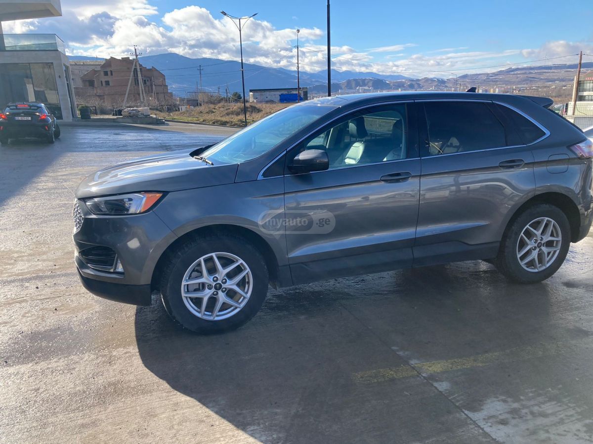 Ford Edge 2023 — photo 2