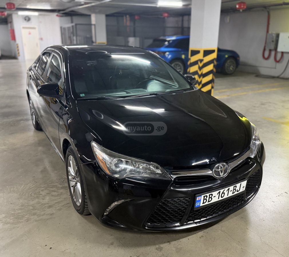 Toyota Camry 2015 — photo 2