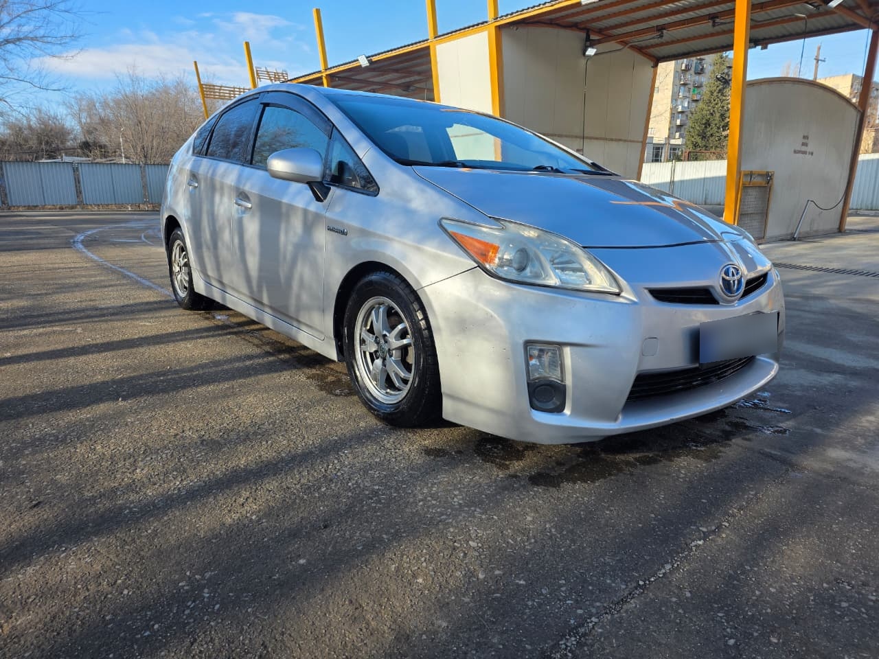 Toyota Prius 2010 — photo 2