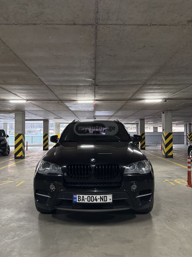 BMW X5 2012 — photo 2