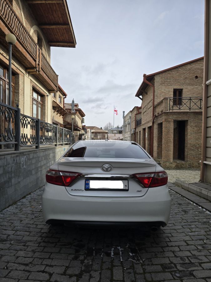 Toyota Camry 2015 — photo 2