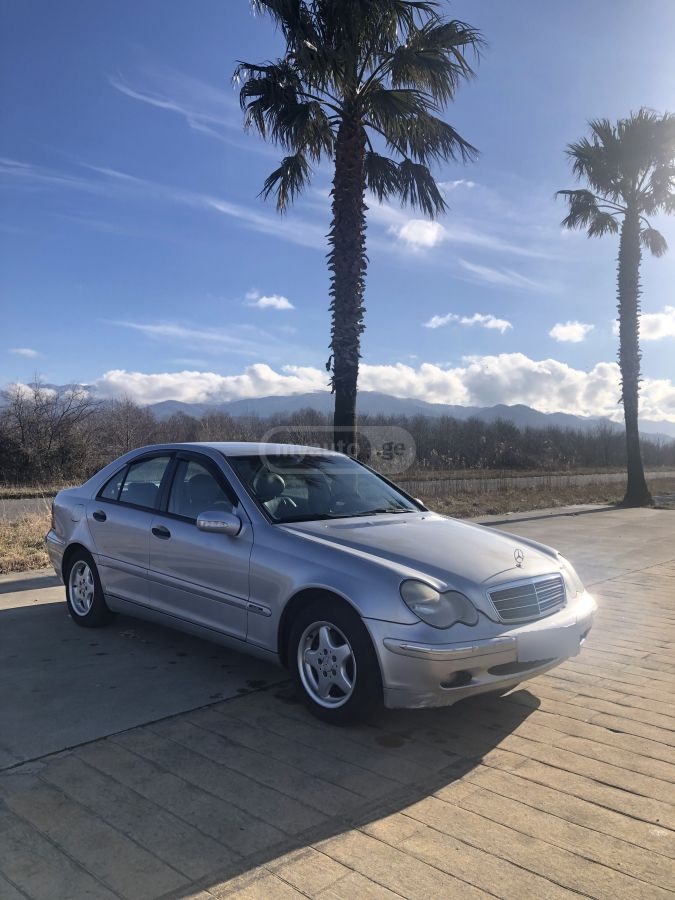 Mercedes-Benz C 200