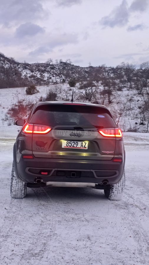 Jeep Cherokee 2020 — photo 2