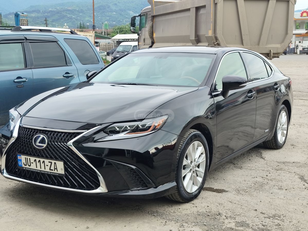 Lexus ES 300 2013 — photo 2
