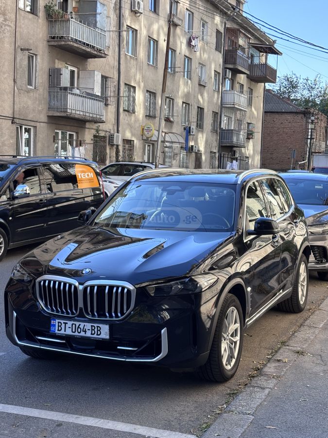 BMW X5 2023 — photo 2