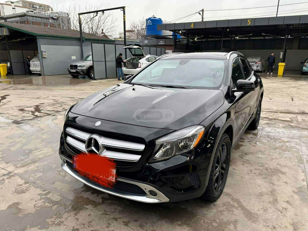 Mercedes-Benz GLA 200