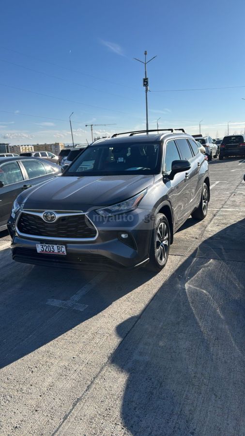 Toyota Highlander 2020 — photo 2