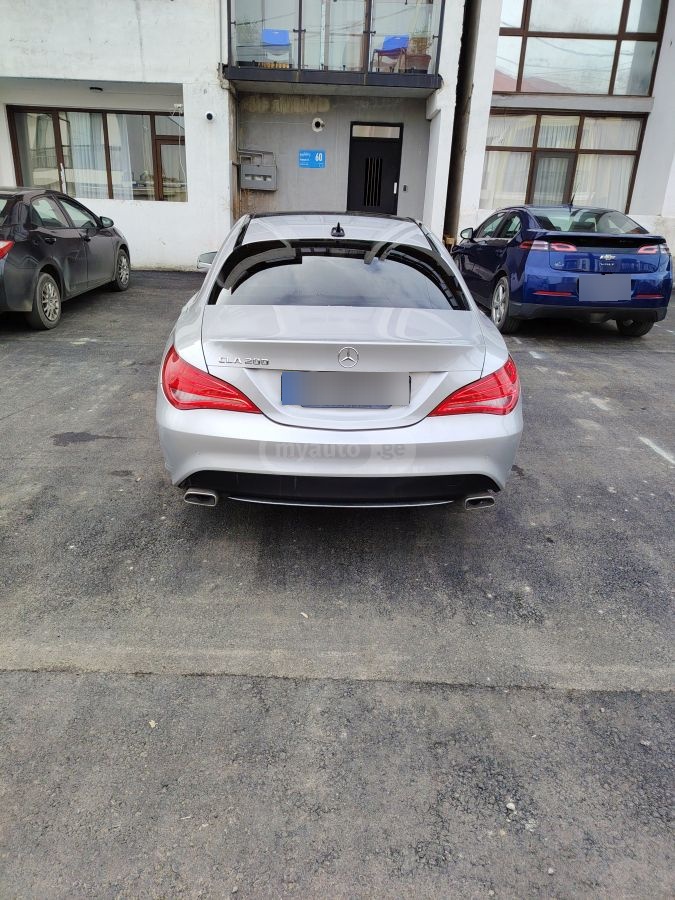 Mercedes-Benz CLA 200