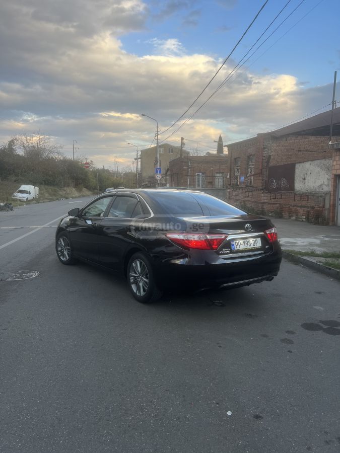 Toyota Camry 2016 — photo 2