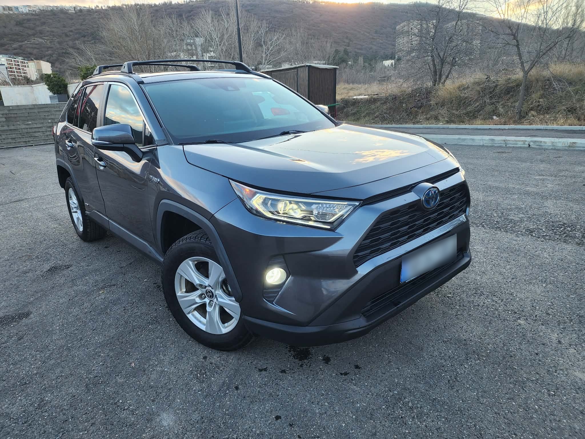 Toyota RAV4 2021 — photo 2
