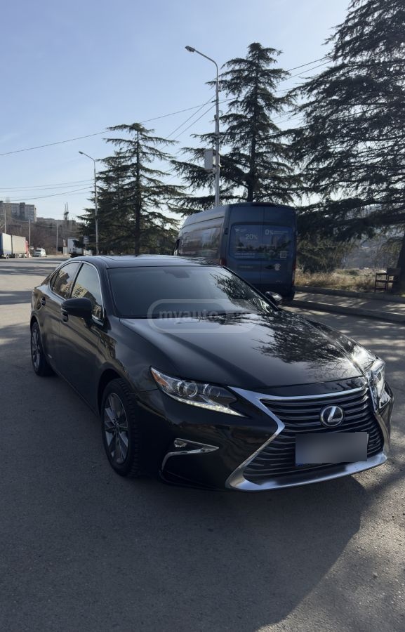 Lexus ES 300 2015 — photo 2