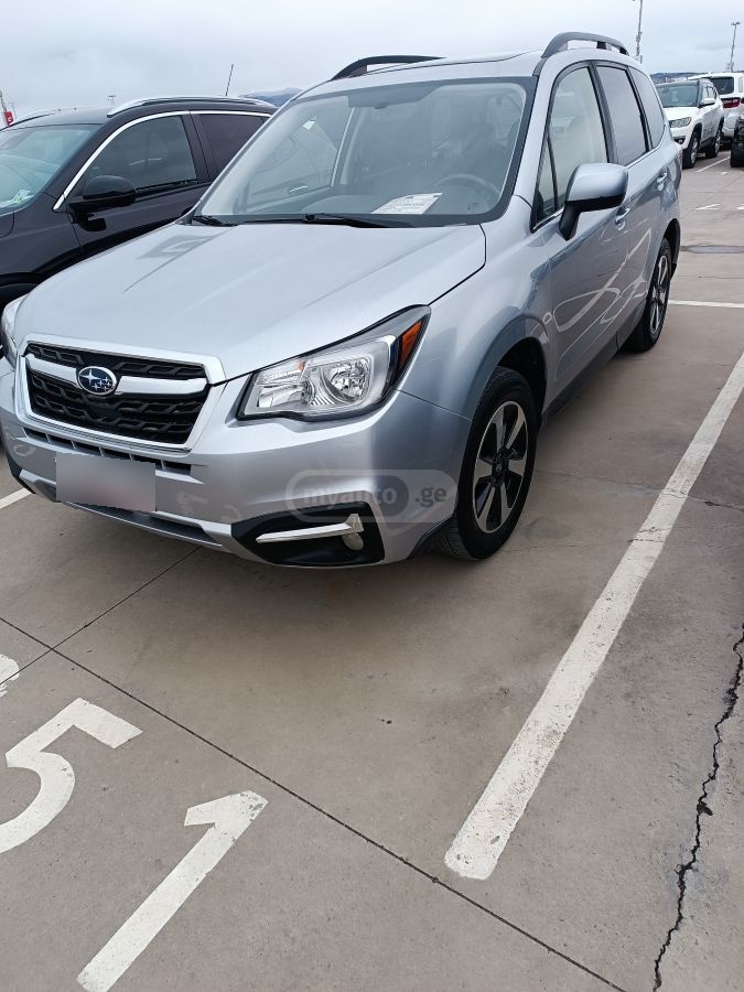Subaru Forester 2018 — photo 2