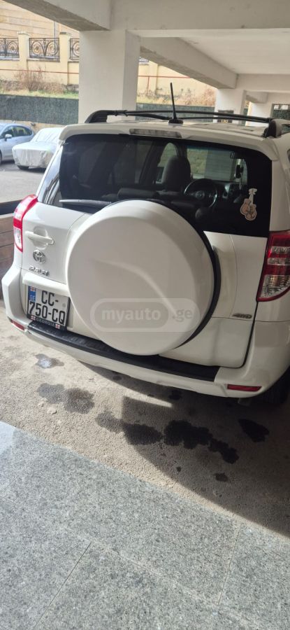 Toyota RAV4 2011 — photo 2