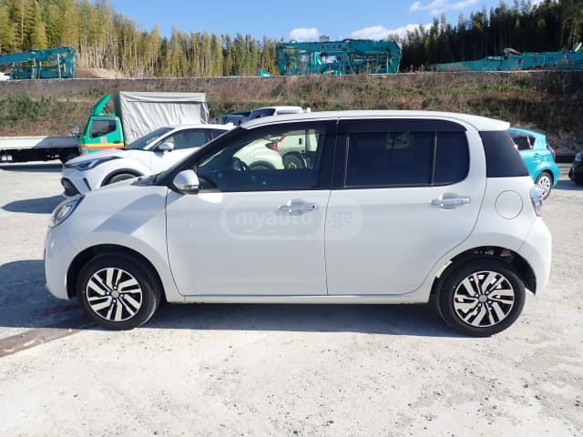 Toyota Passo 2018 — photo 2