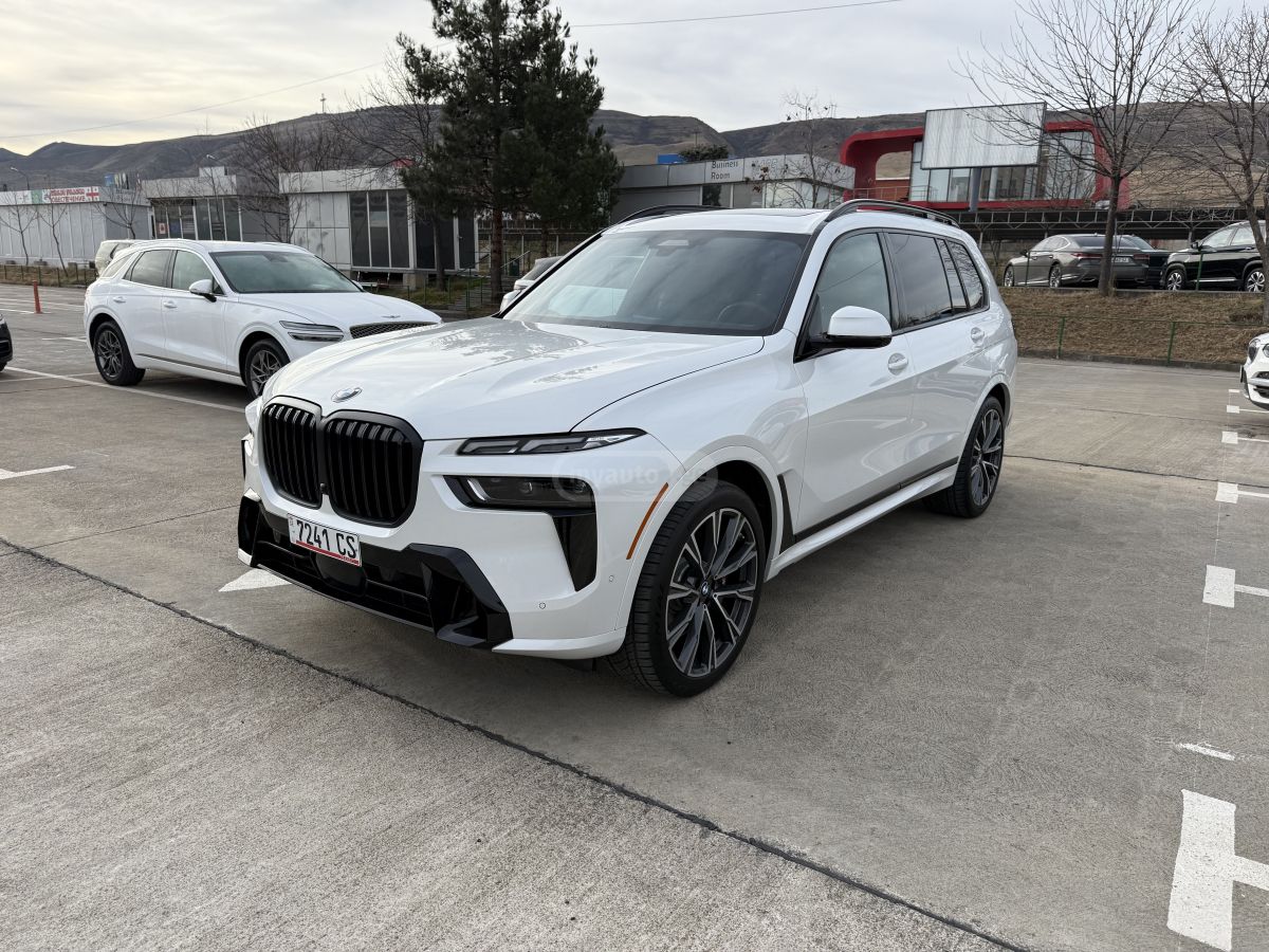 BMW X7 2023 — photo 2