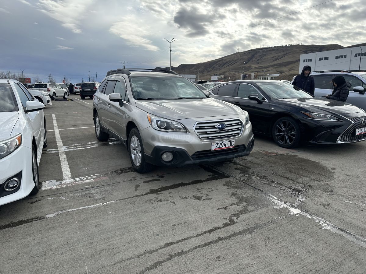 Subaru Outback 2016 — photo 2